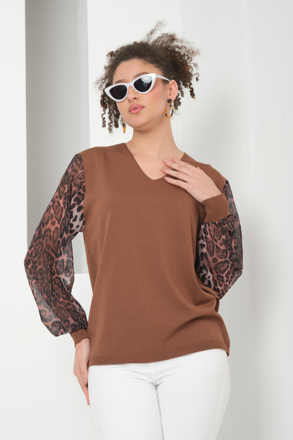 Wholesale Women Brown V Neck Knit Blouse with Chiffon Sleeves 724781