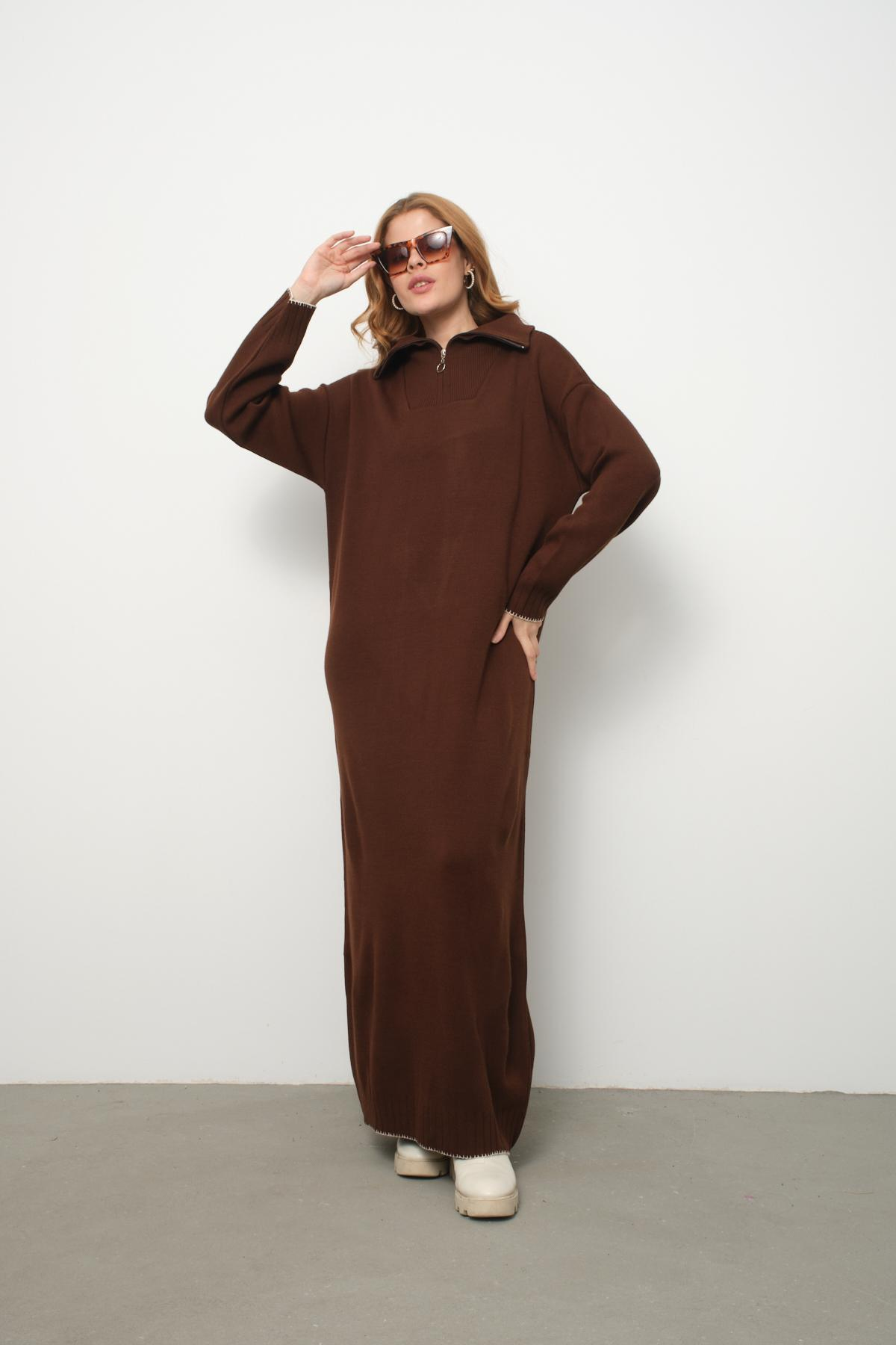 Wholesale Women Brown Zip-Neck Knitted Maxi Dresses 710111