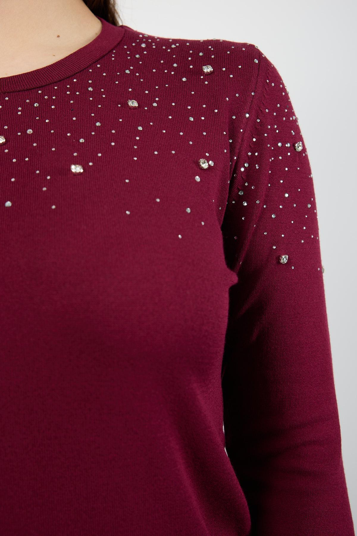 Wholesale Women Burgundy Crew Neck Knit Blouse Adorned with Rhinestones 725229