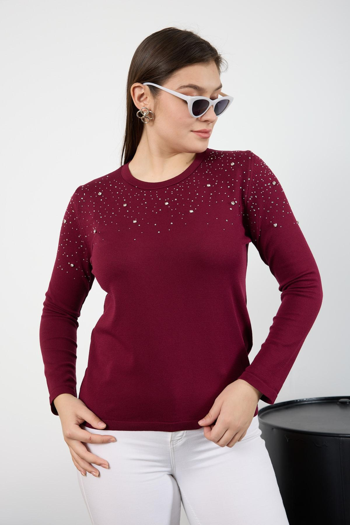 Wholesale Women Burgundy Crew Neck Knit Blouse Adorned with Rhinestones 725229