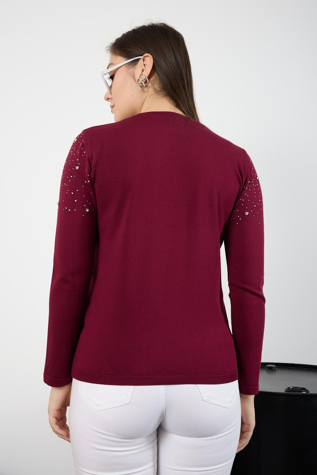 Wholesale Women Burgundy Crew Neck Knit Blouse Adorned with Rhinestones 725229
