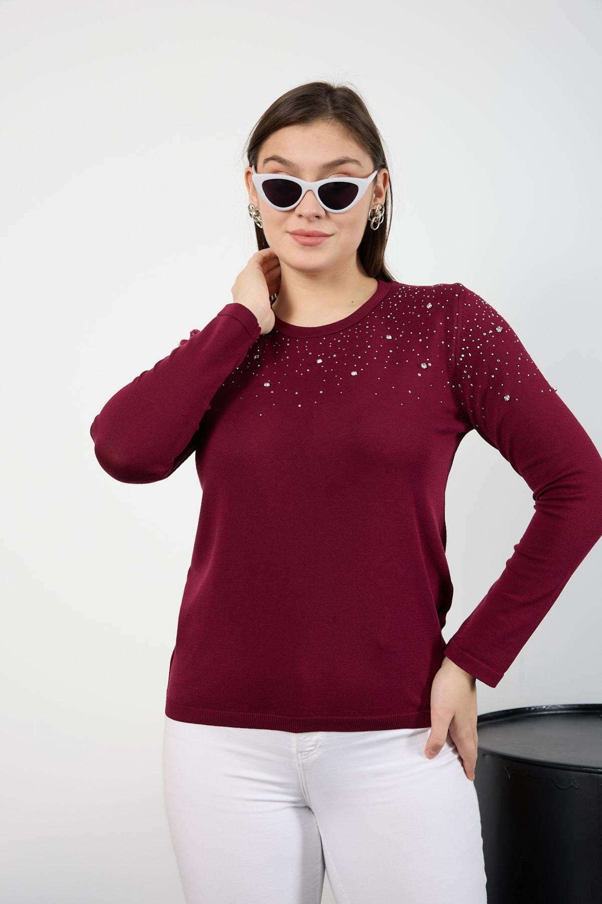 Wholesale Women Burgundy Crew Neck Knit Blouse Adorned with Rhinestones 725229