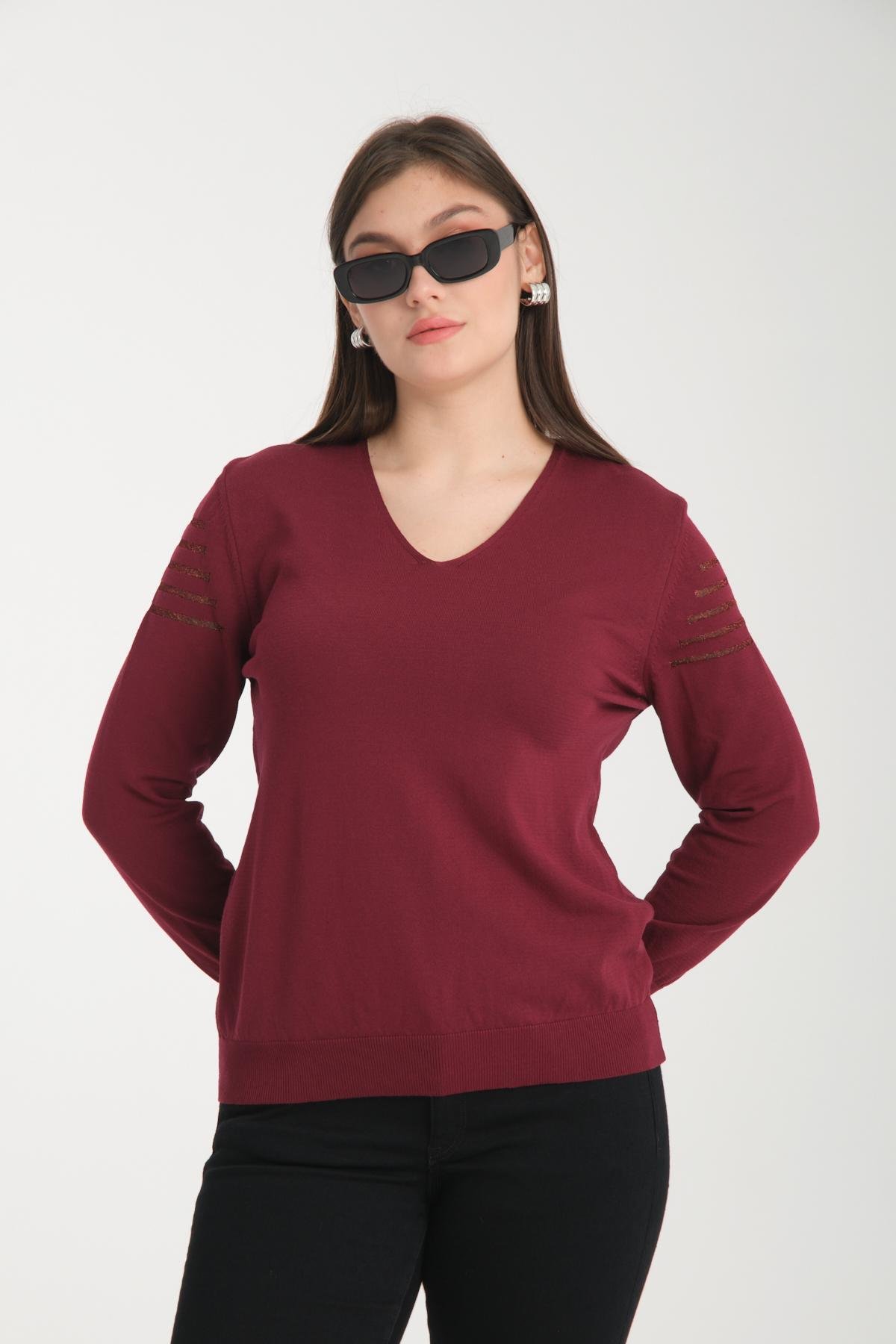 Wholesale Women Burgundy Glitter Garnished V Neck Knit Blouse 722620