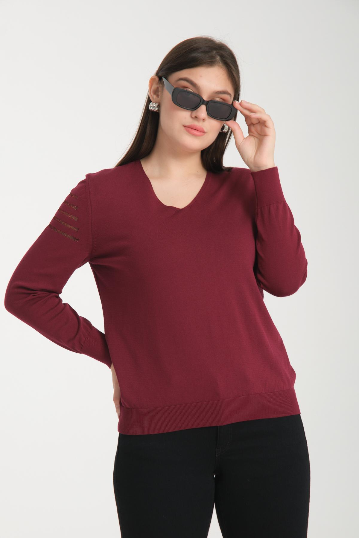 Wholesale Women Burgundy Glitter Garnished V Neck Knit Blouse 722620