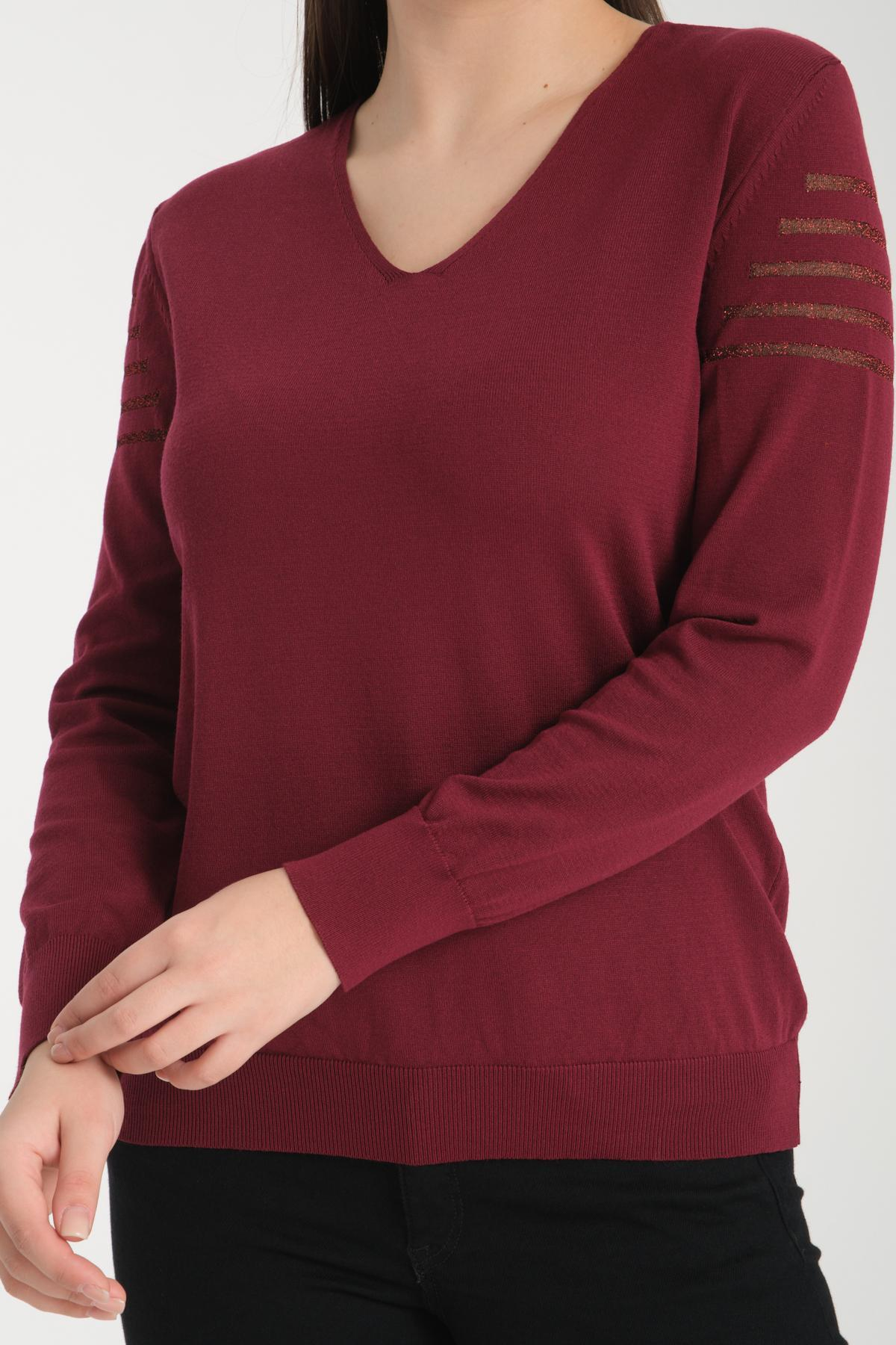 Wholesale Women Burgundy Glitter Garnished V Neck Knit Blouse 722620