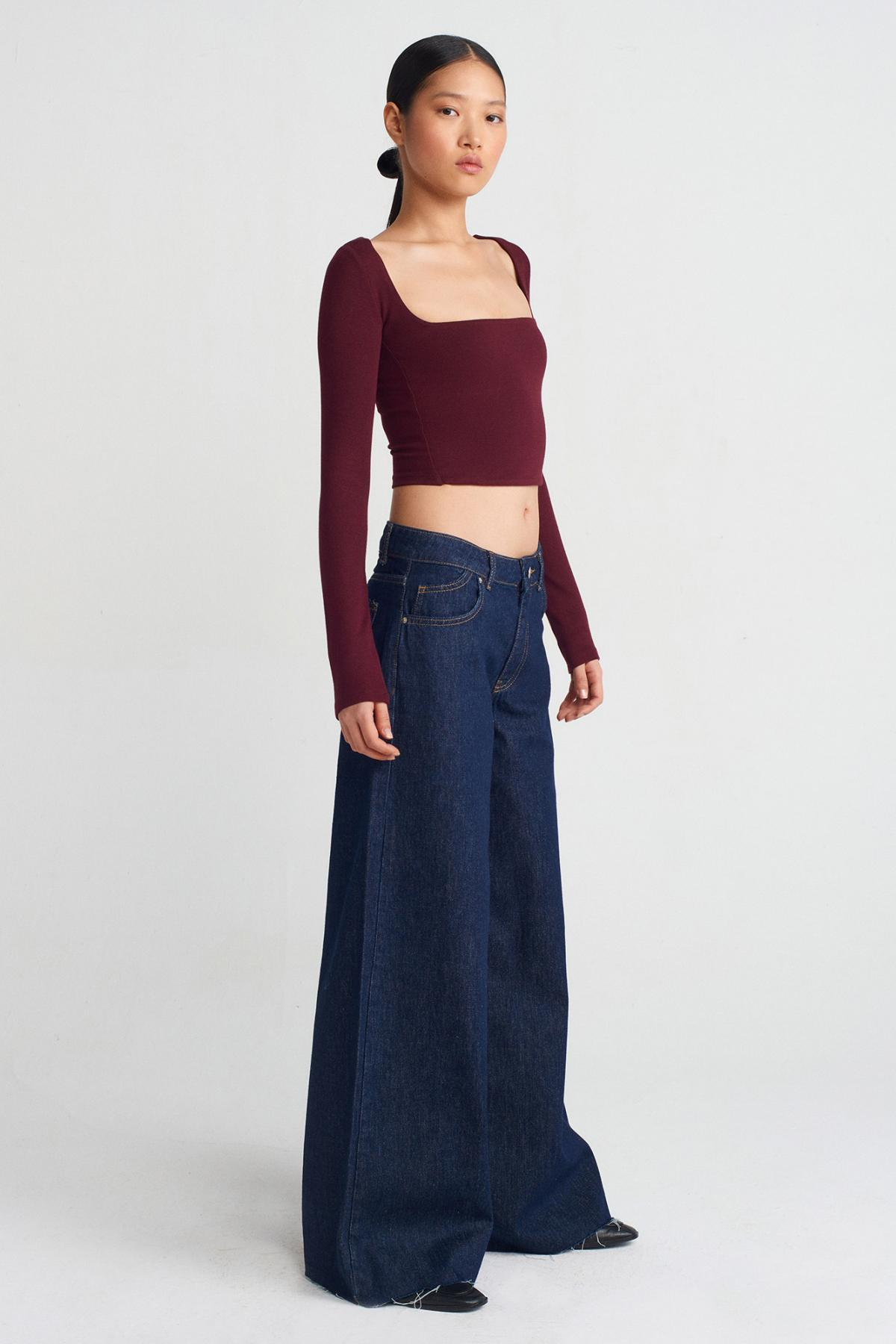 Wholesale Women Burgundy Long Sleeve Top 719722