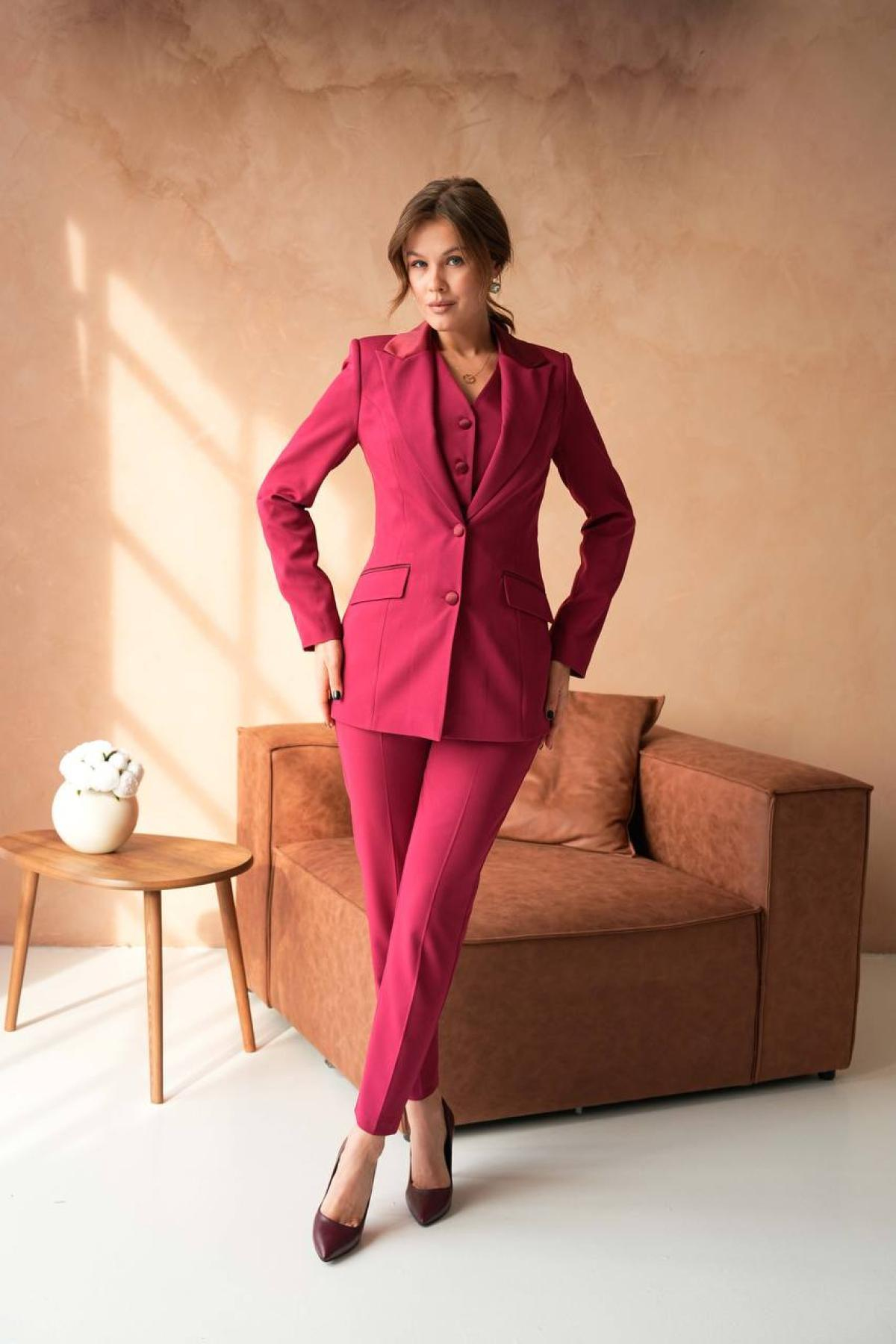 Wholesale Women Burgundy Three Piece Suit 733511