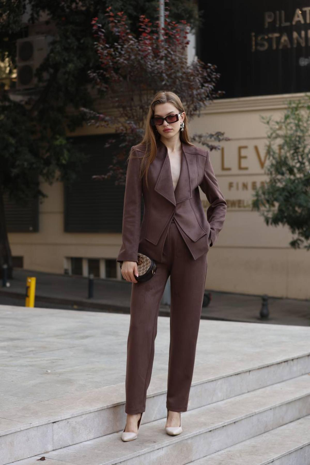 Wholesale Women Carmine Red Two Piece Suit Blazer and Pants Set 718323