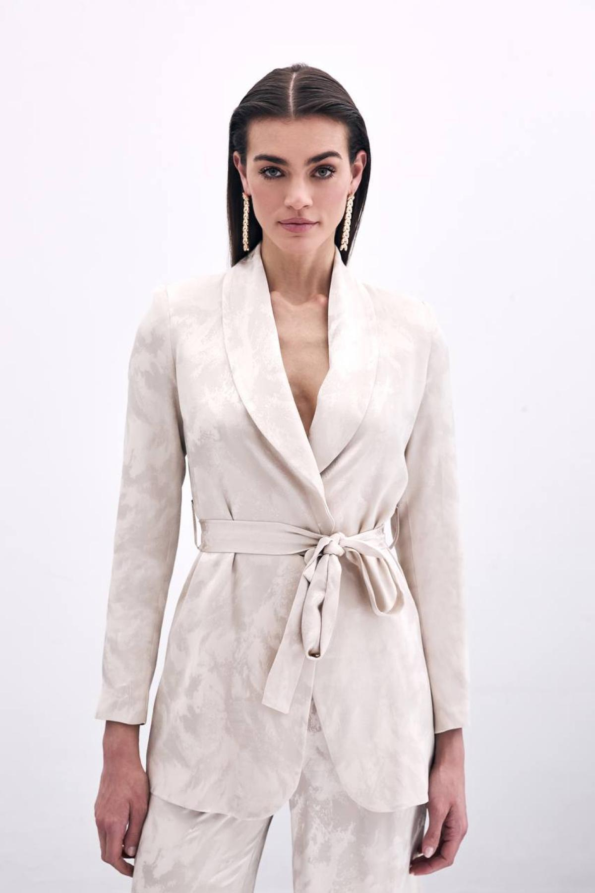 Wholesale Women Cream Blazer Jacket 731290