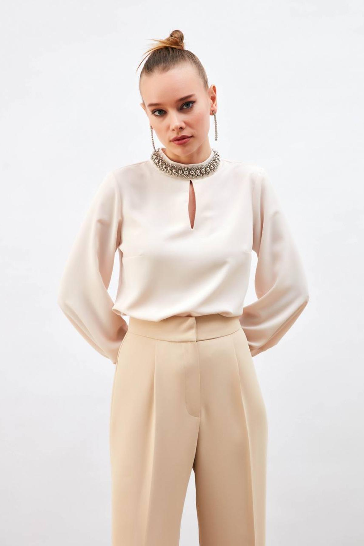 Wholesale Women Cream Blouse 732560
