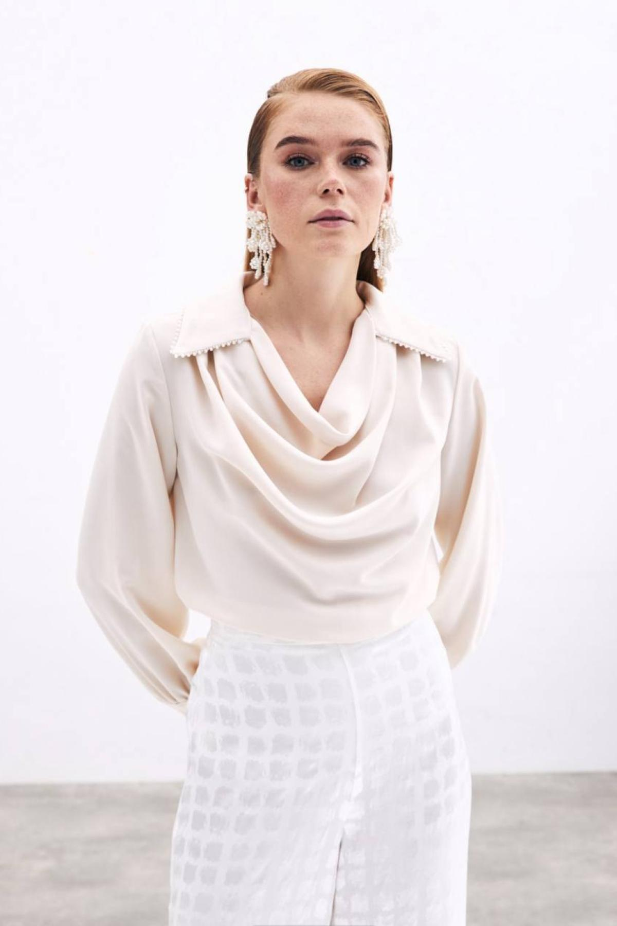 Wholesale Women Cream Blouse 732541