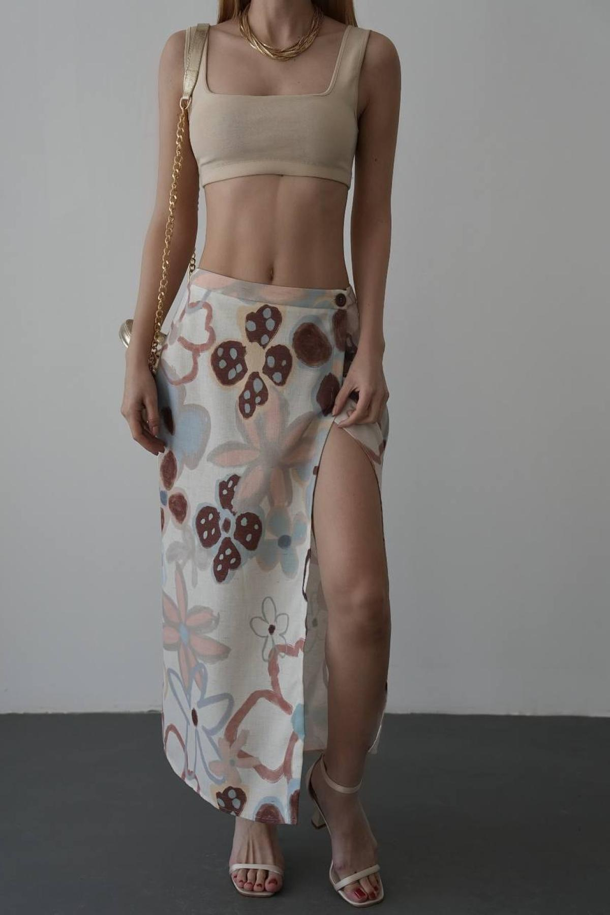 Wholesale Women Cream Maxi Skirt 733070