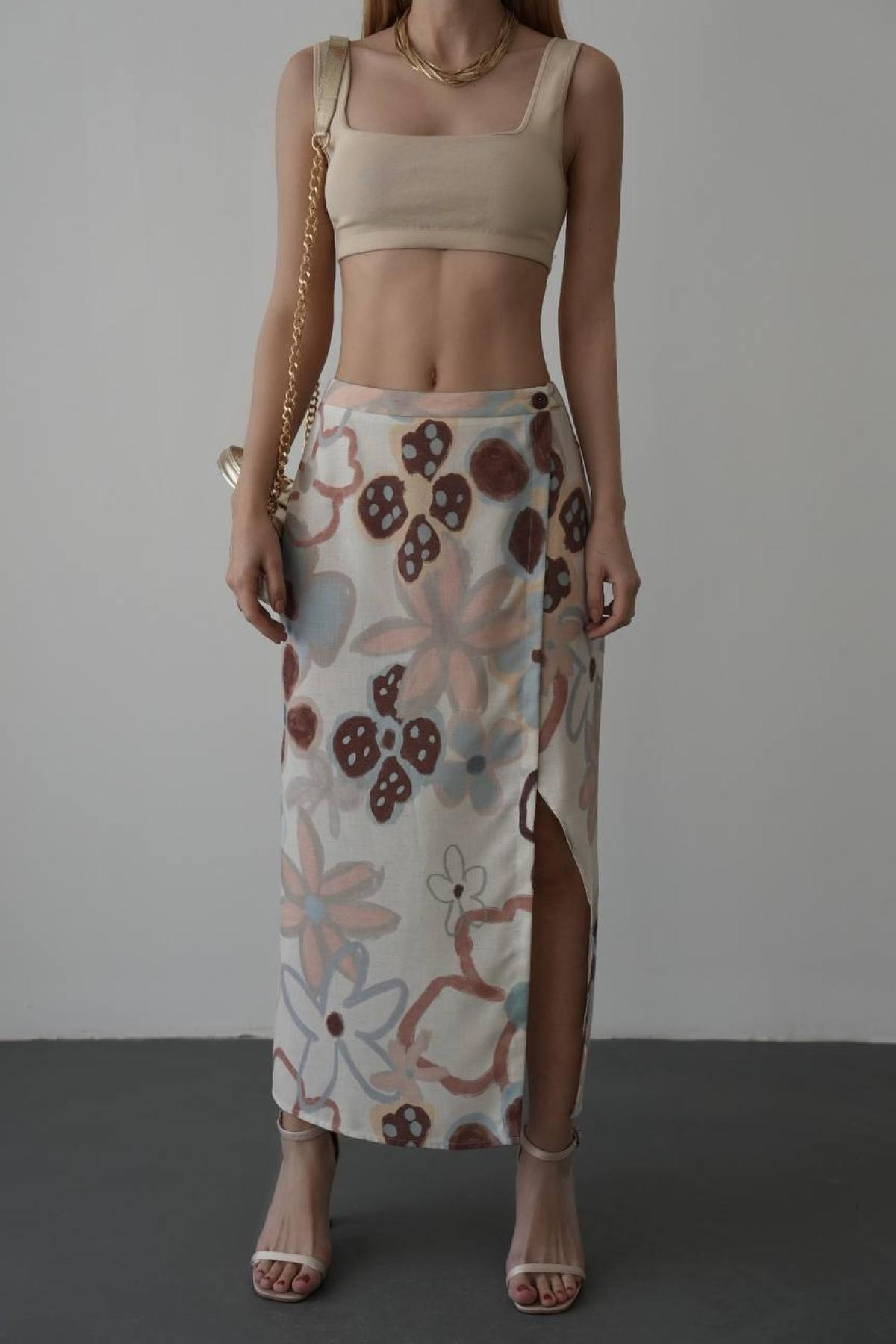 Wholesale Women Cream Maxi Skirt 733070
