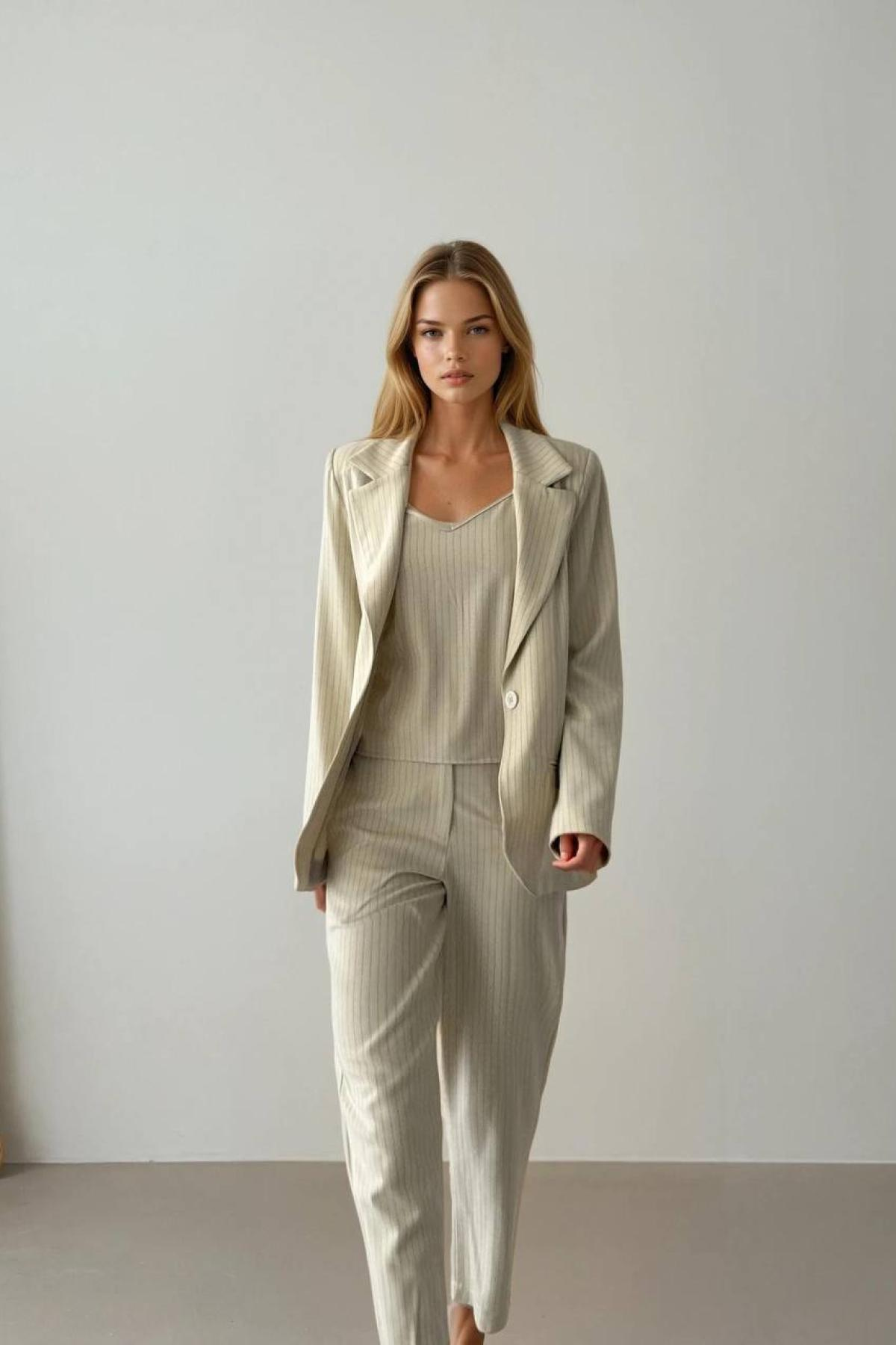 Wholesale Women Cream Three Piece Suits 730063