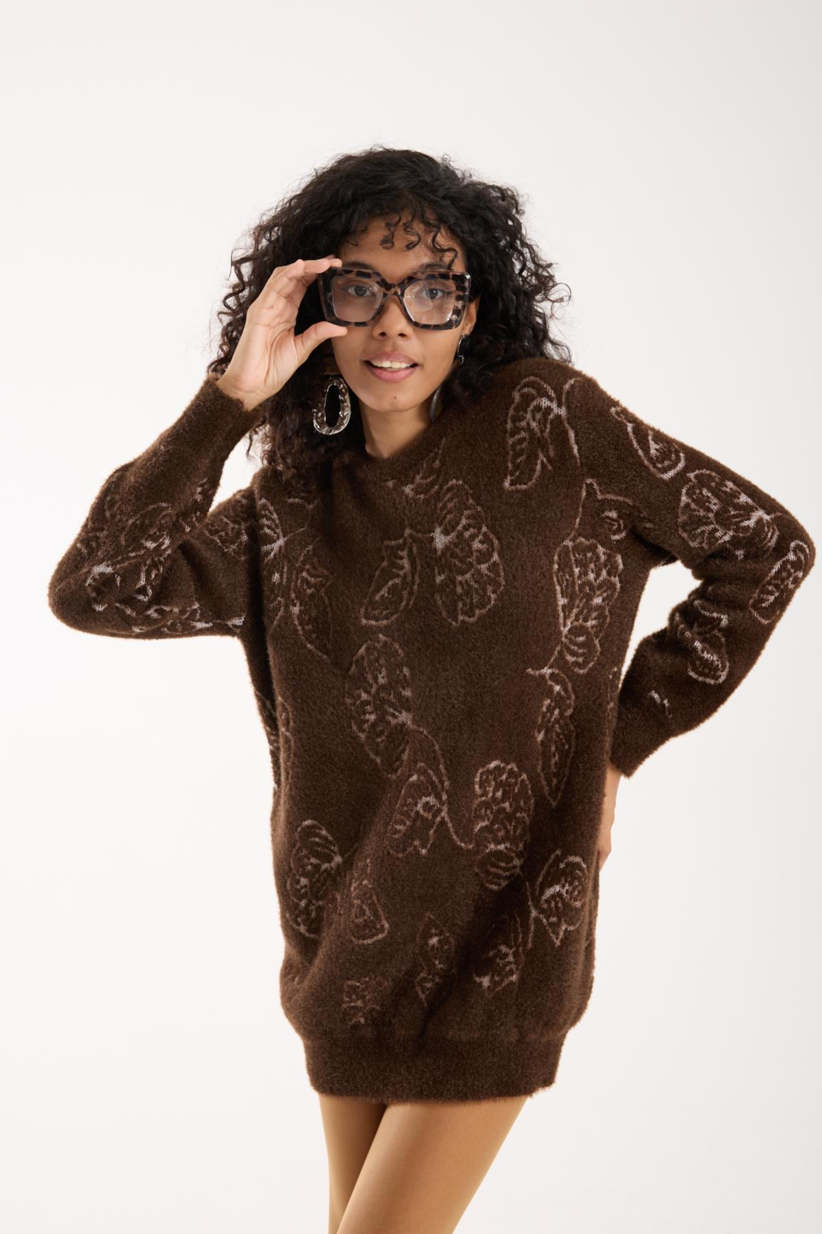 Wholesale Women Dark Brown Crew-Neck Knit Blouse with Leaf Pattern 738876