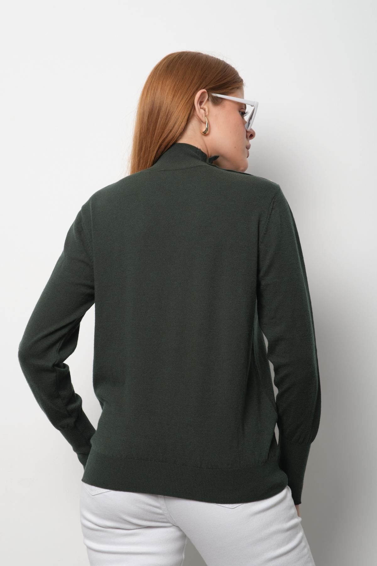 Wholesale Women Dark Green Mock-Neck Sweaters 711158