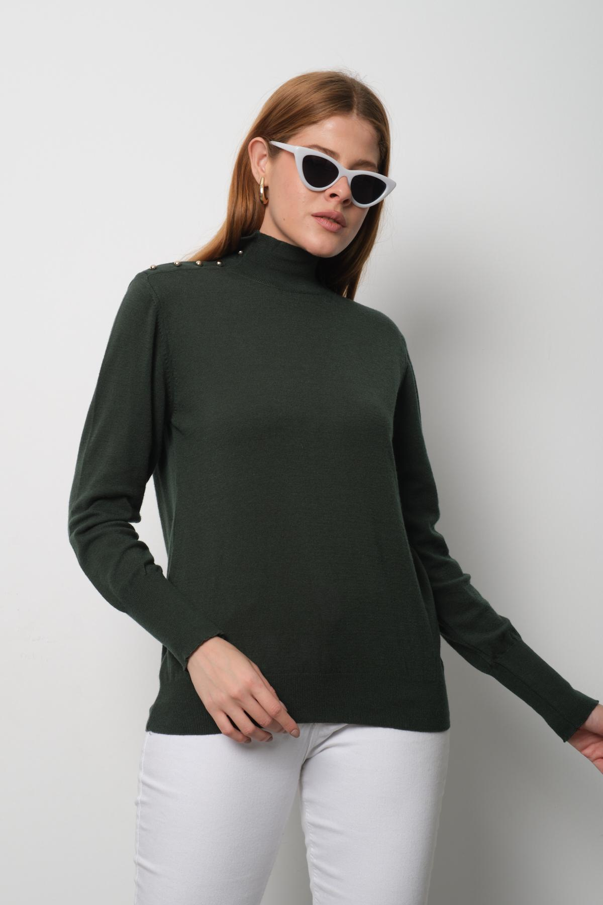 Wholesale Women Dark Green Mock-Neck Sweaters 711158