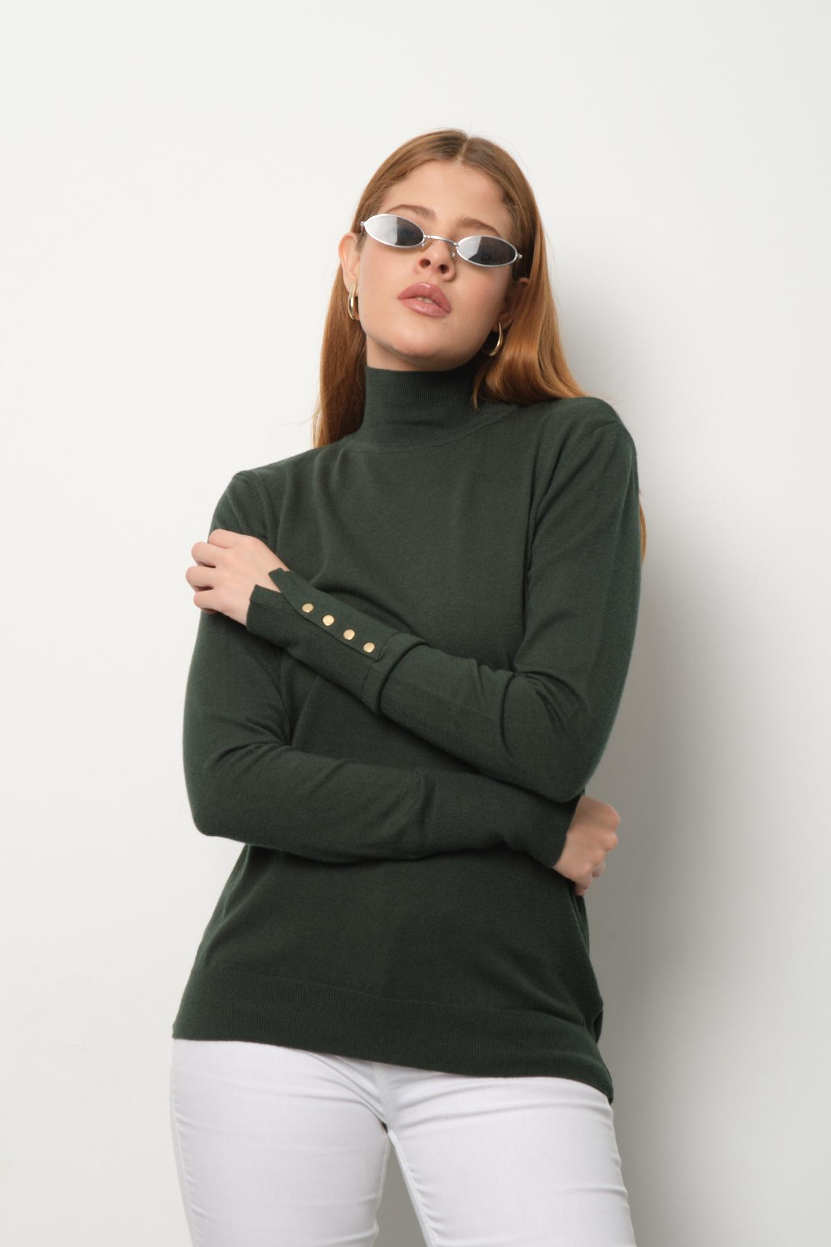 Wholesale Women Dark Green Mock-Neck Sweaters 711163