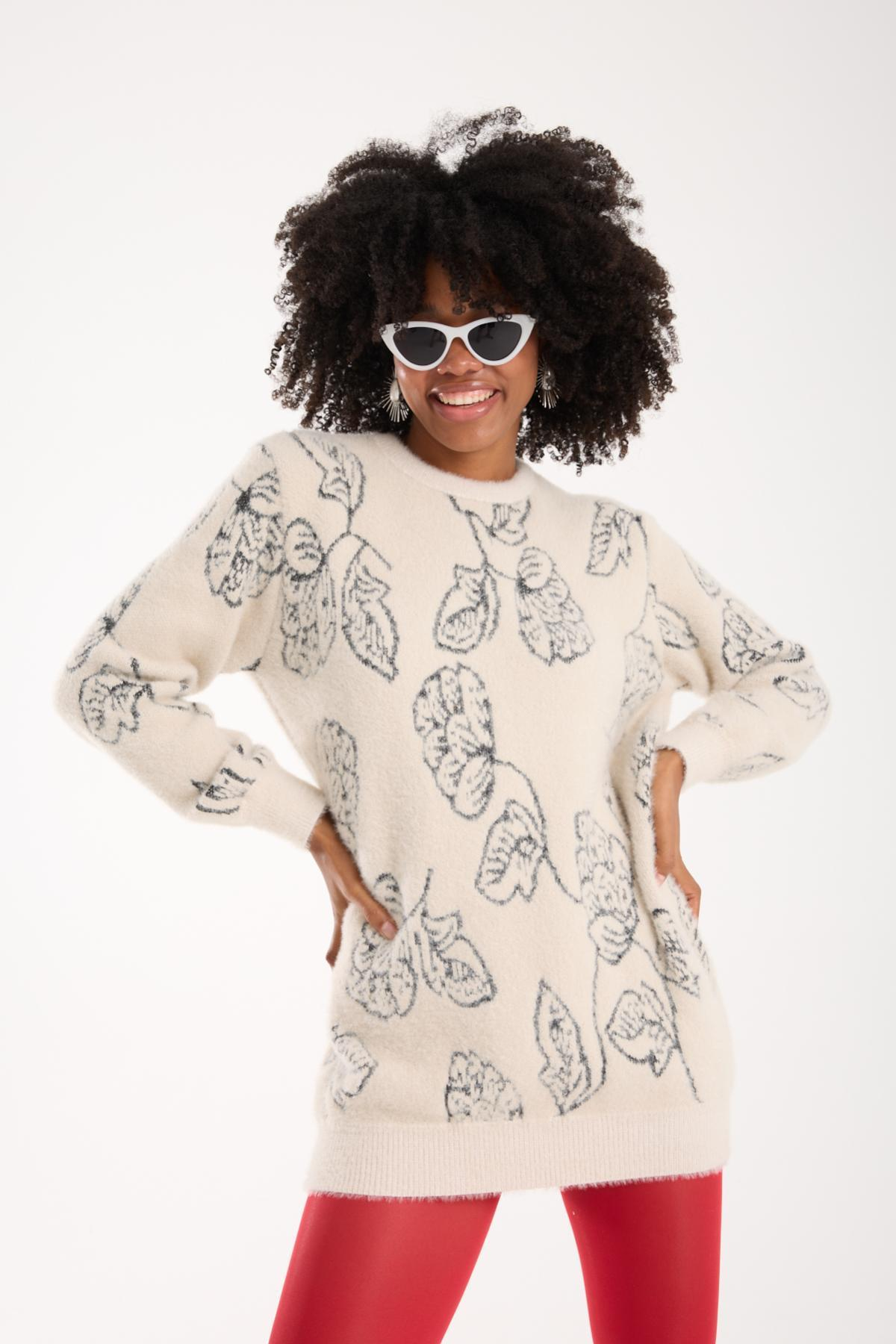 Wholesale Women Ecru Crew-Neck Knit Blouse with Leaf Pattern 738874