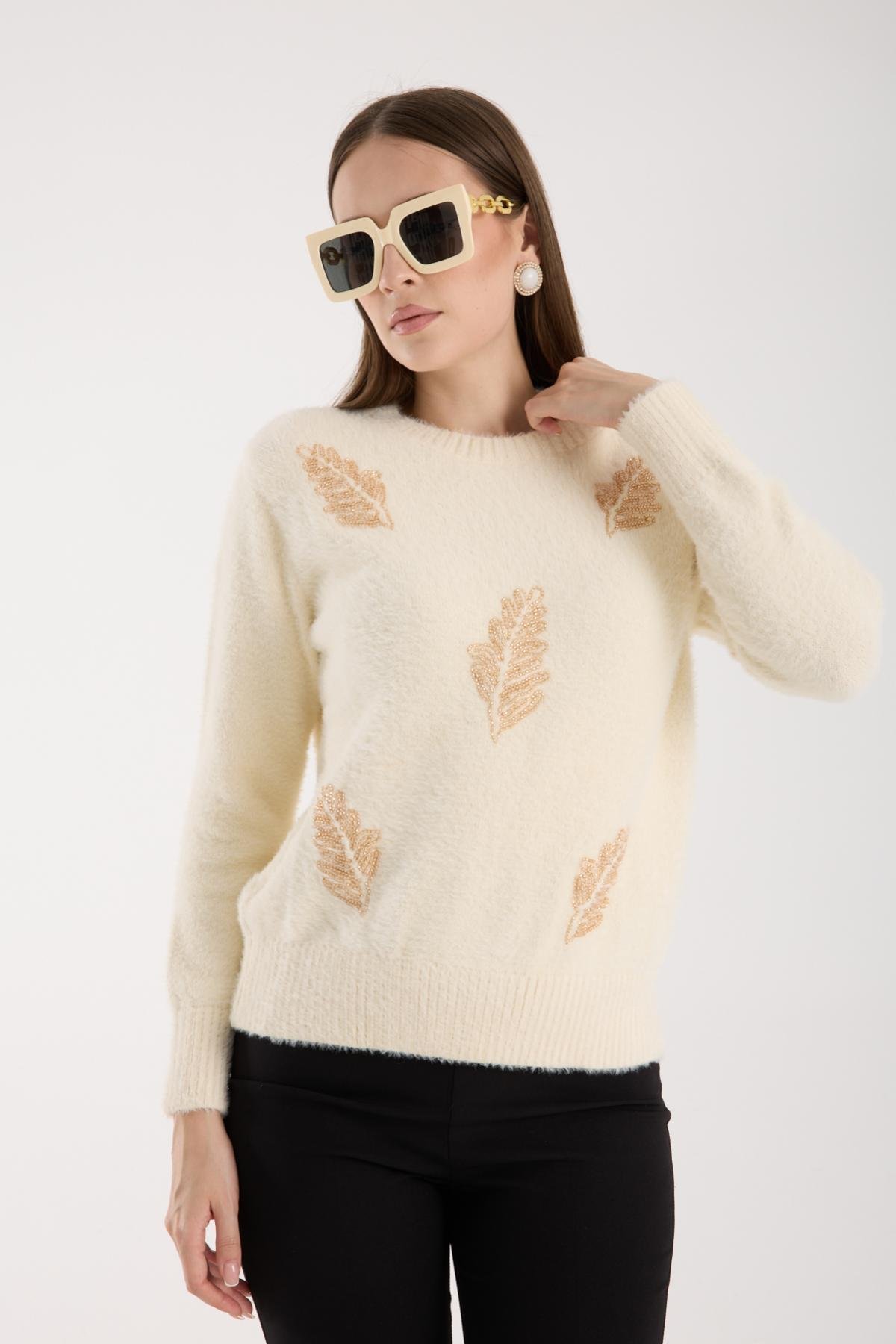 Wholesale Women Ecru Crew-Neck Knit Blouse with Beaded Embroidery 738901