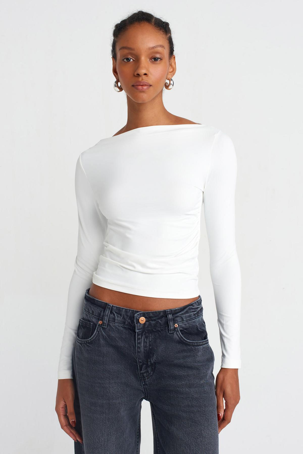 Wholesale Women Ecru Long Sleeve Asymmetric T-shirt 719605