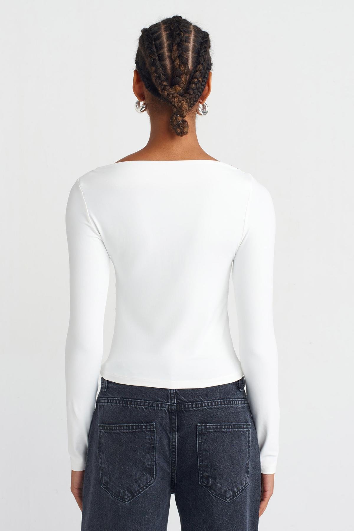 Wholesale Women Ecru Long Sleeve Asymmetric T-shirt 719605