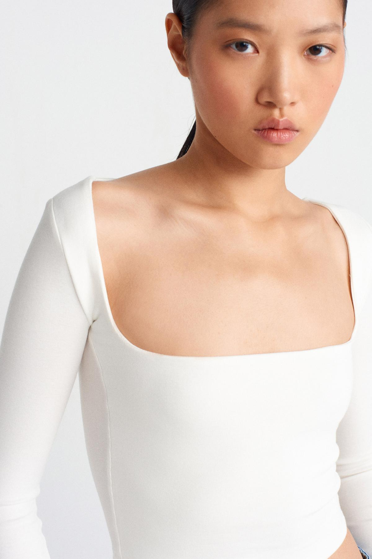 Wholesale Women Ecru Long Sleeve Top 719724