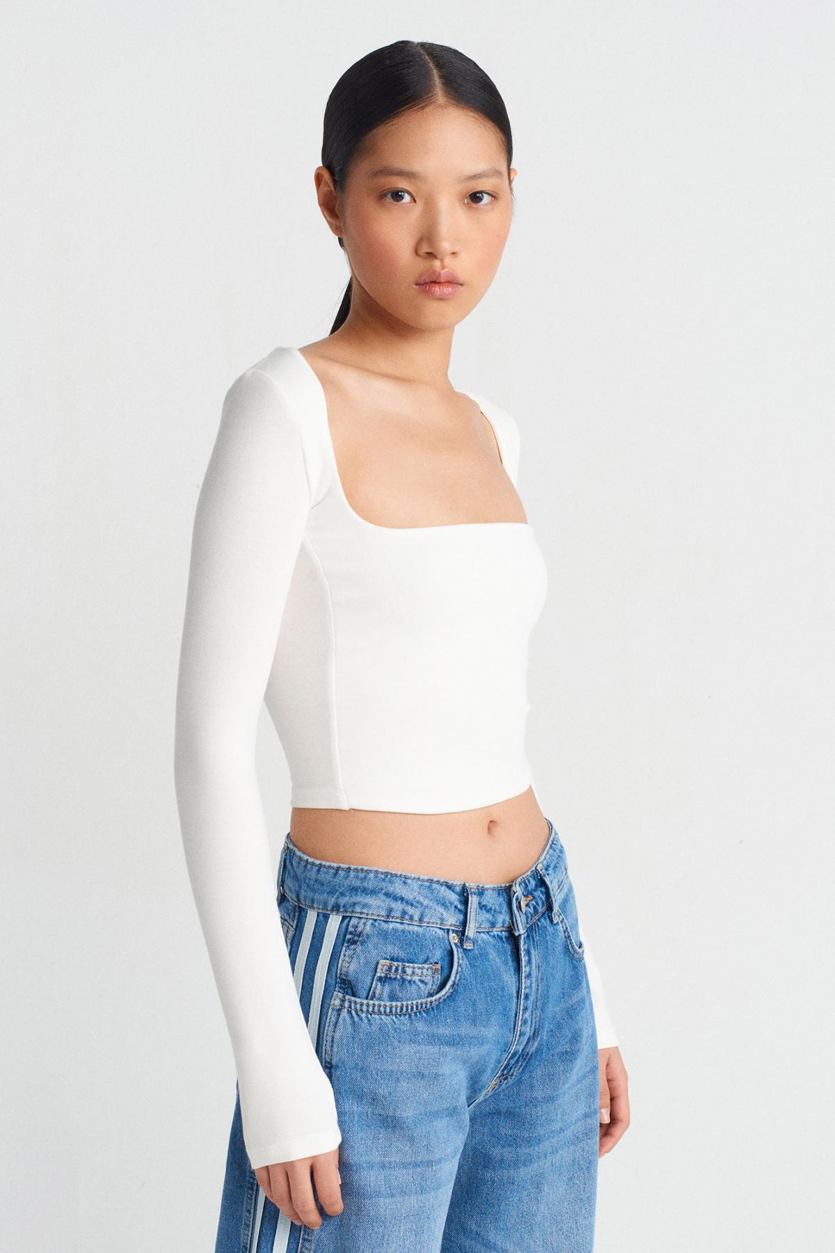 Wholesale Women Ecru Long Sleeve Top 719724