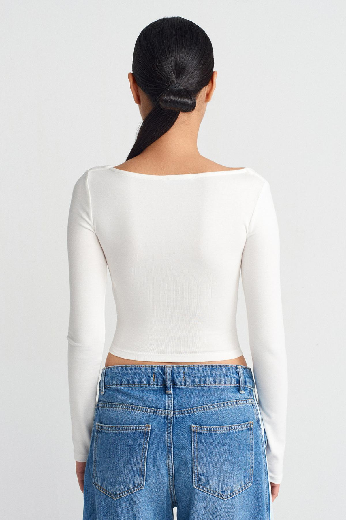 Wholesale Women Ecru Long Sleeve Top 719724