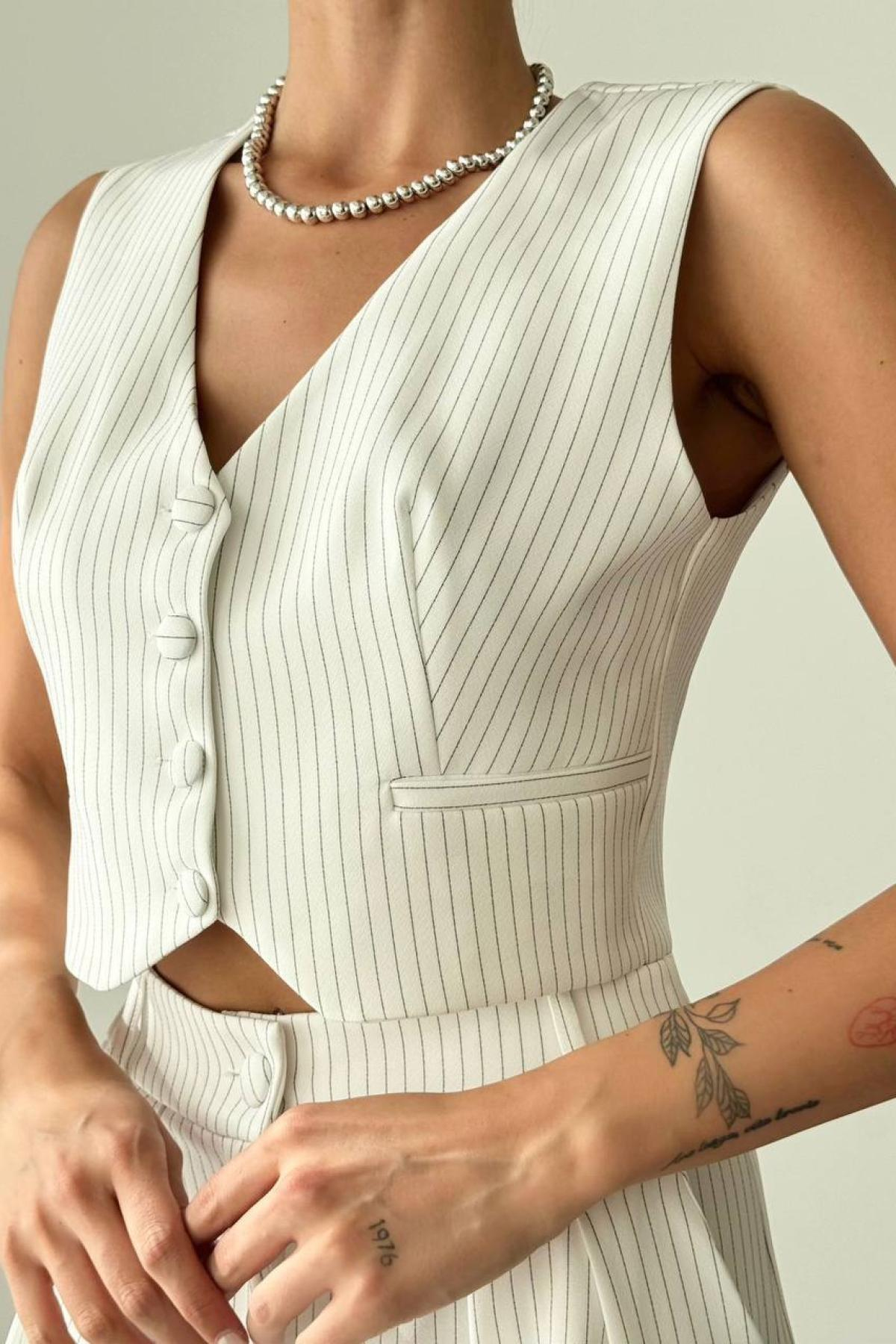 Wholesale Women Ecru Suit 732428