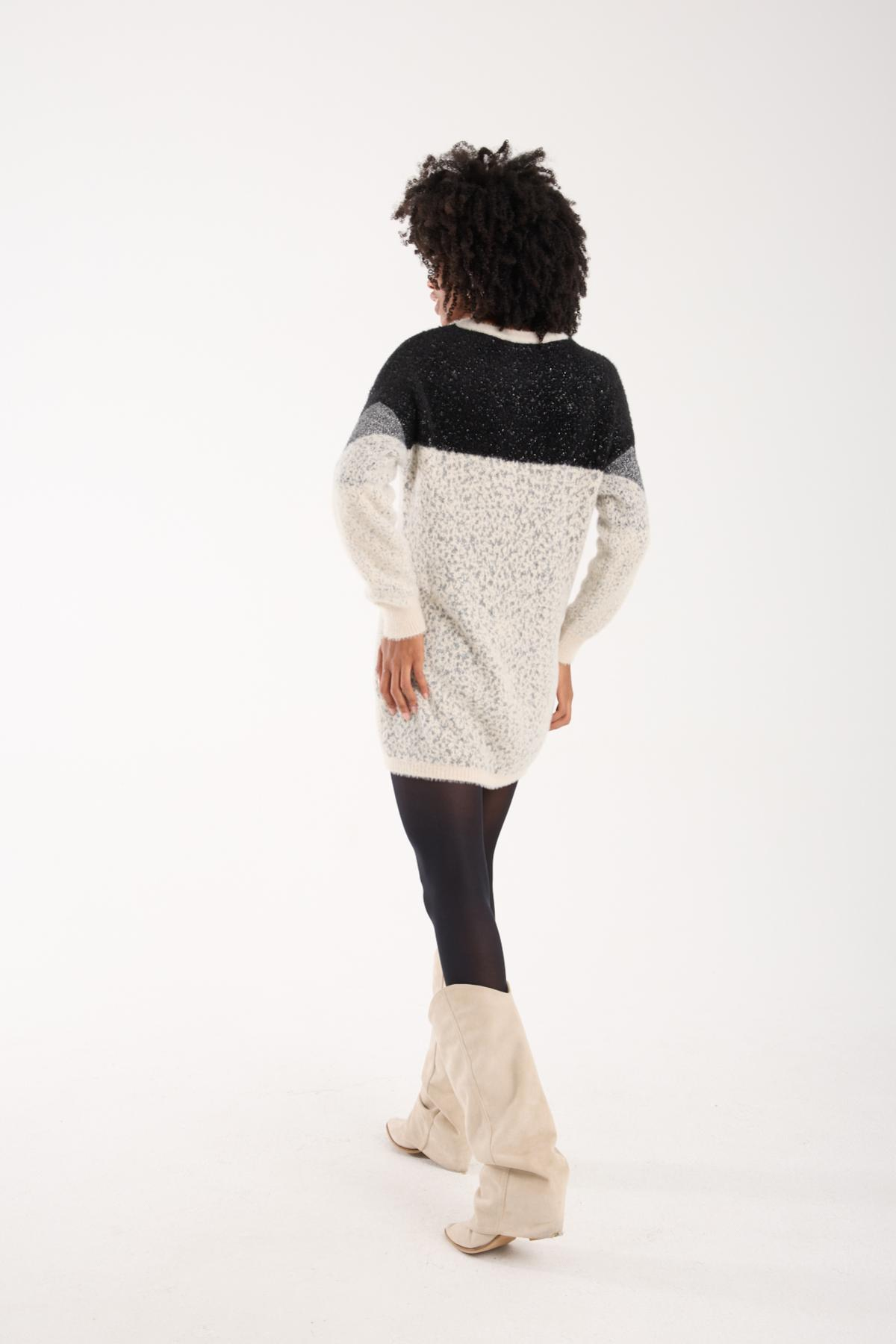 Wholesale Women Ecru Two-Tone Crew-Neck Lurex Knit Blouse 738867