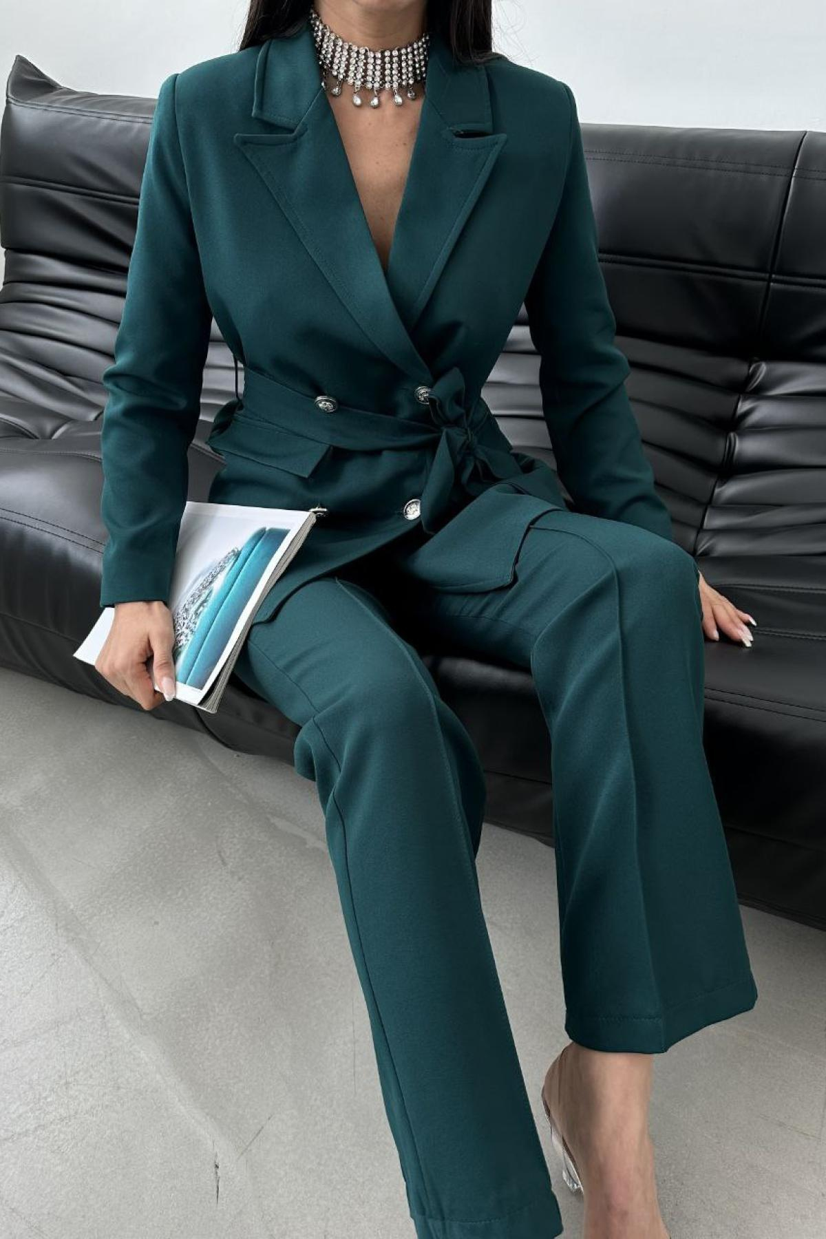 Wholesale Women Emerald Green Two Piece Button Detail Suit Blazer and Trouser Set 728492
