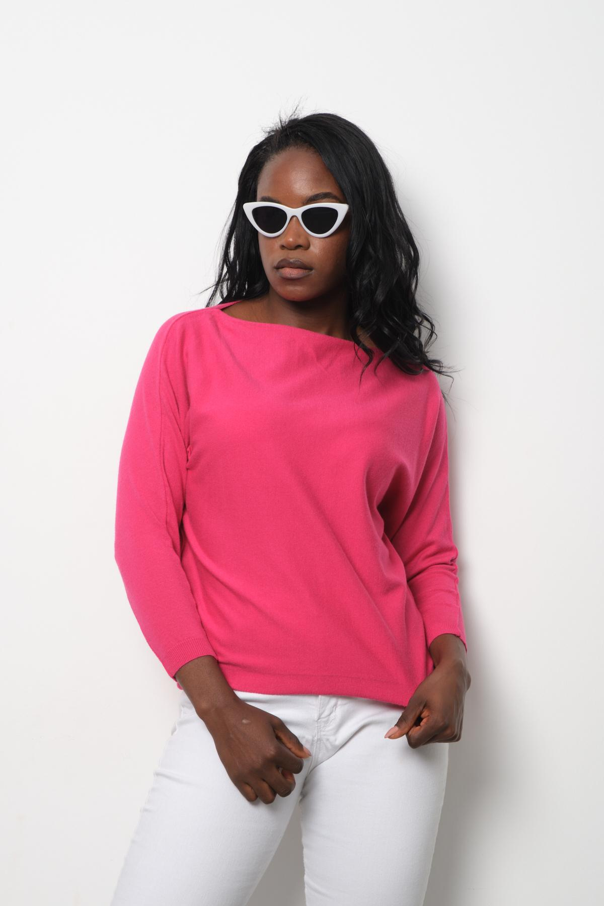 Wholesale Women Fuchsia Boat-Neck Sweaters 711036
