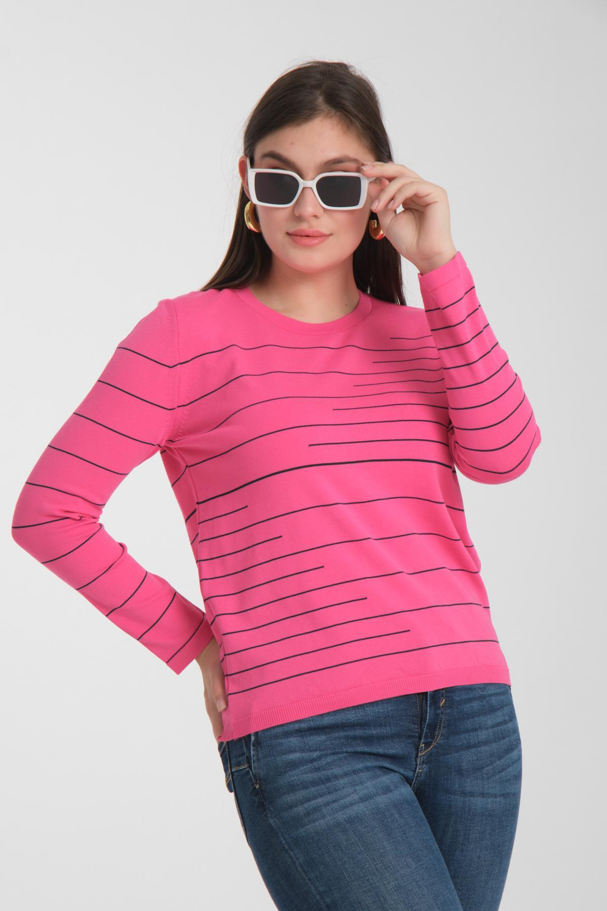 Wholesale Women Fuchsia Crew Neck Striped Knit Blouse 722612