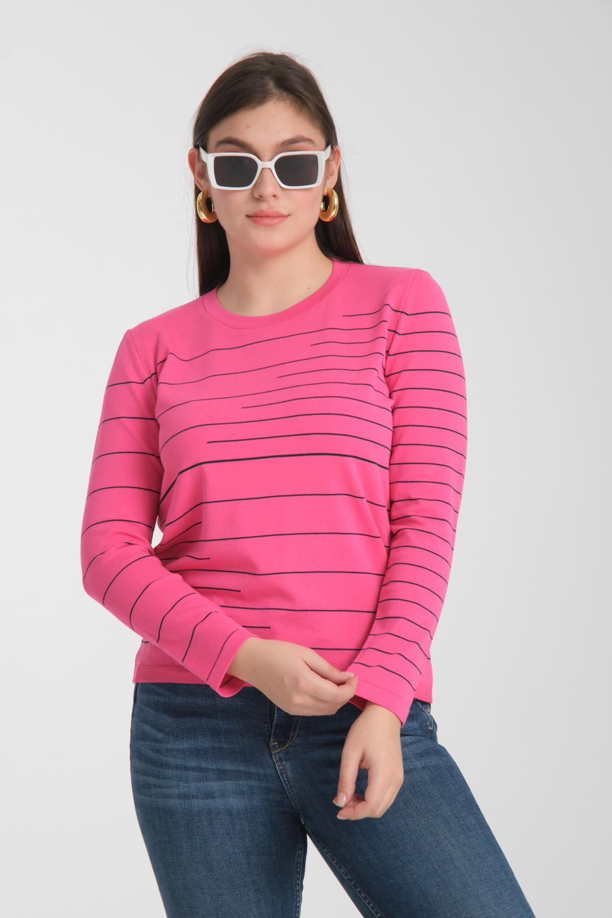 Wholesale Women Fuchsia Crew Neck Striped Knit Blouse 722612