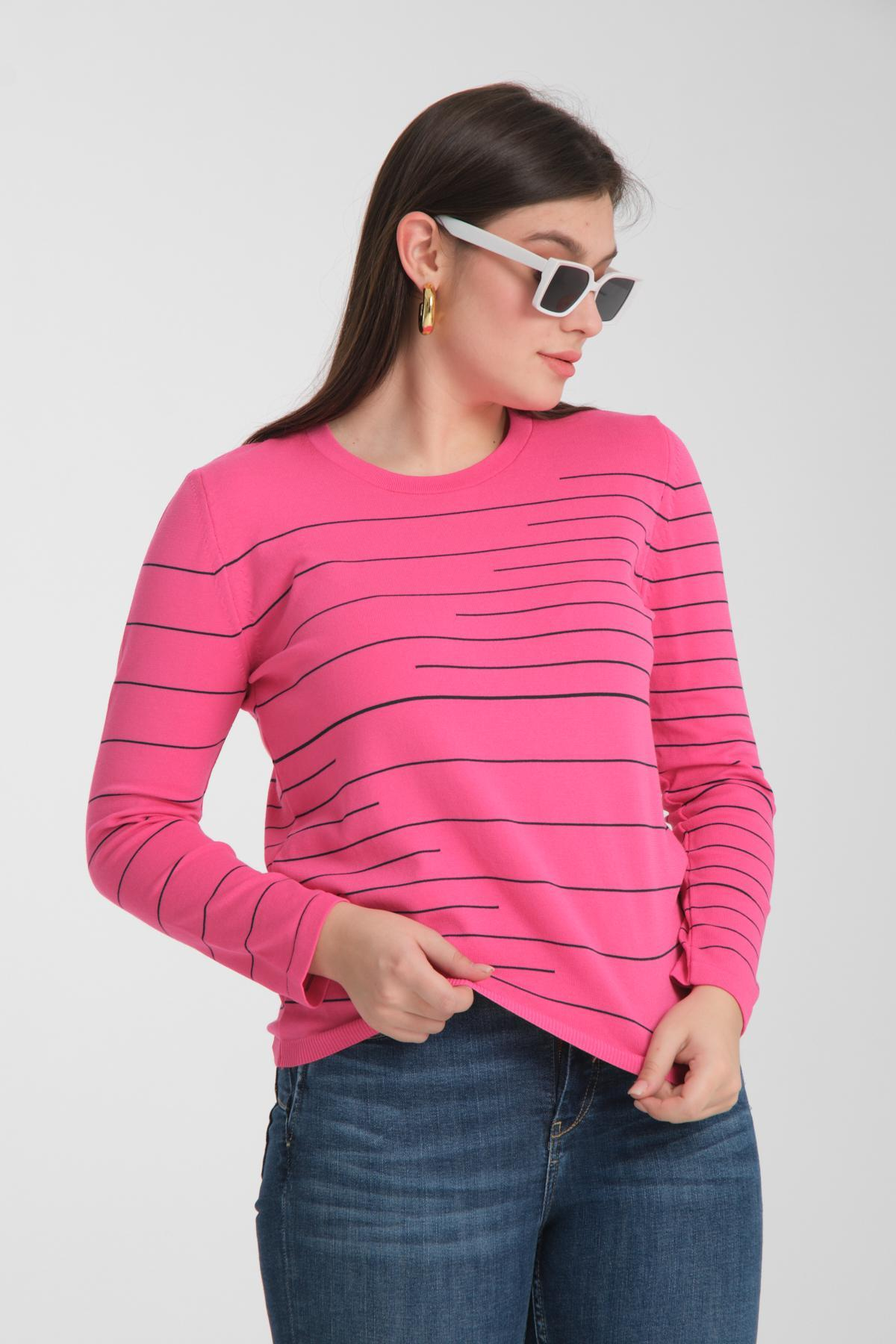 Wholesale Women Fuchsia Crew Neck Striped Knit Blouse 722612