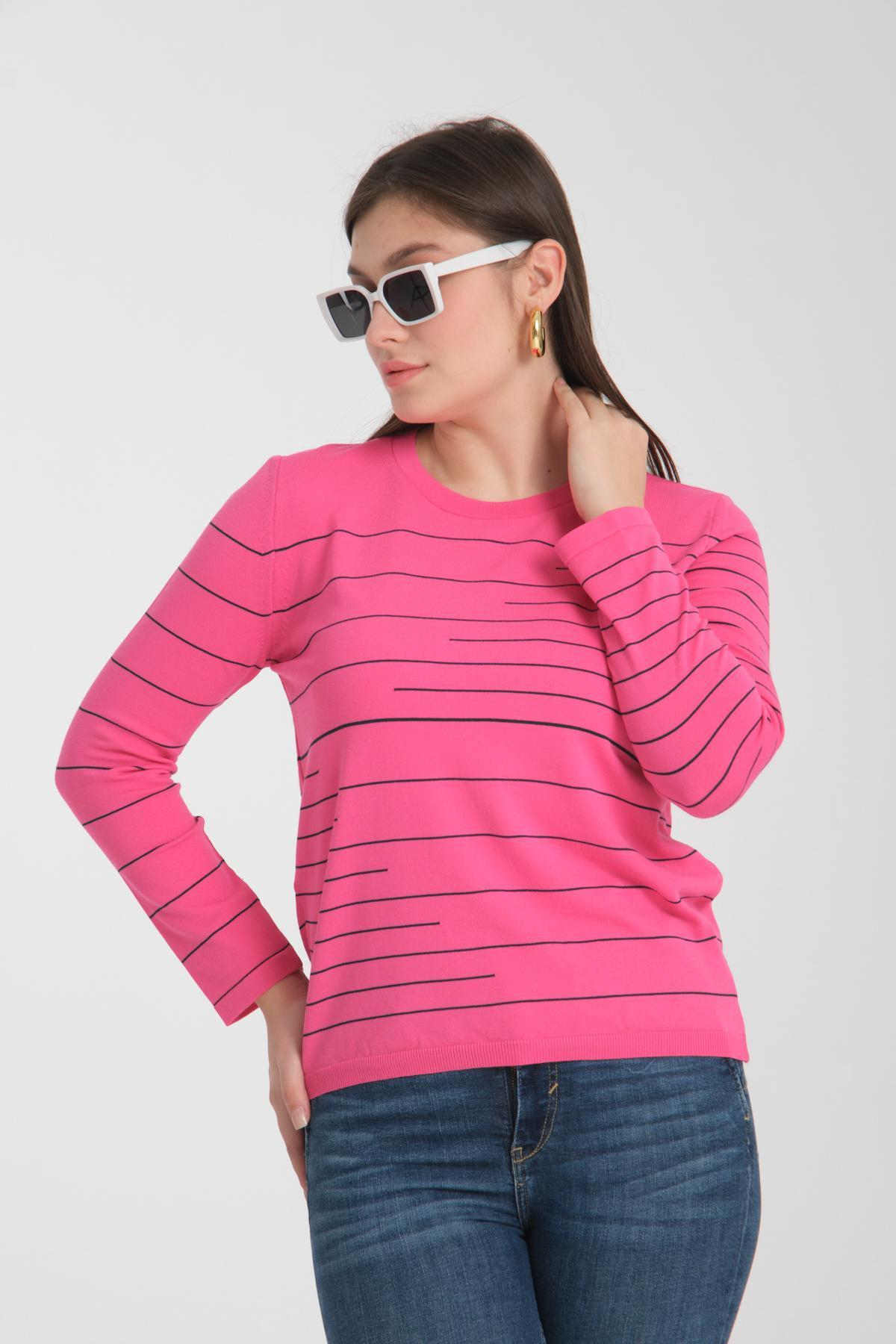 Wholesale Women Fuchsia Crew Neck Striped Knit Blouse 722612