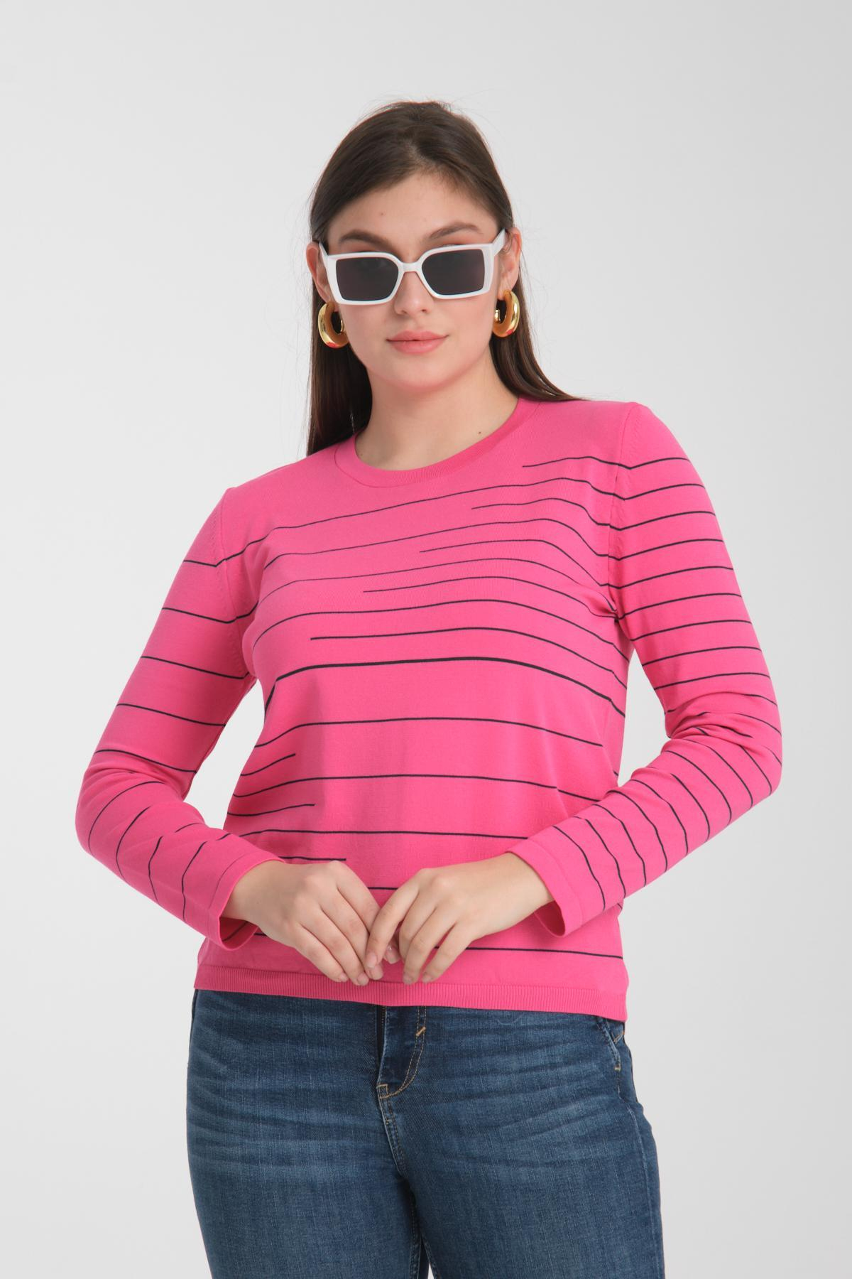 Wholesale Women Fuchsia Crew Neck Striped Knit Blouse 722612