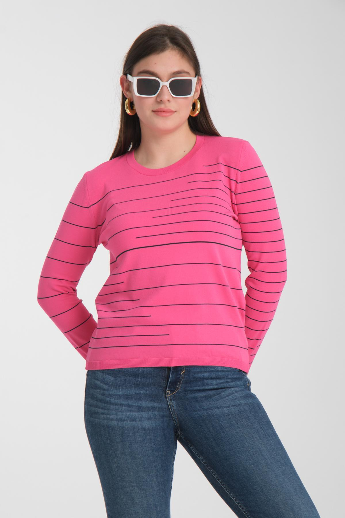 Wholesale Women Fuchsia Crew Neck Striped Knit Blouse 722612
