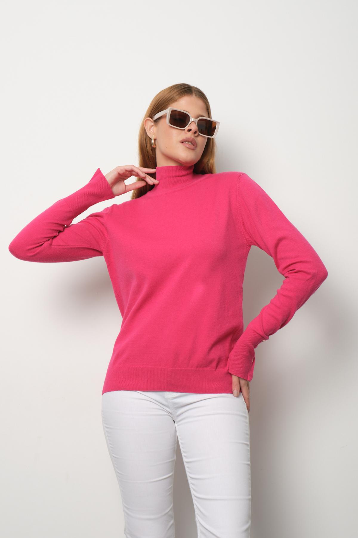 Wholesale Women Fuchsia Mock-Neck Sweaters 711167