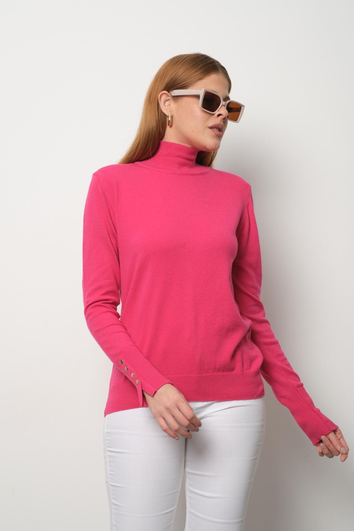 Wholesale Women Fuchsia Mock-Neck Sweaters 711167