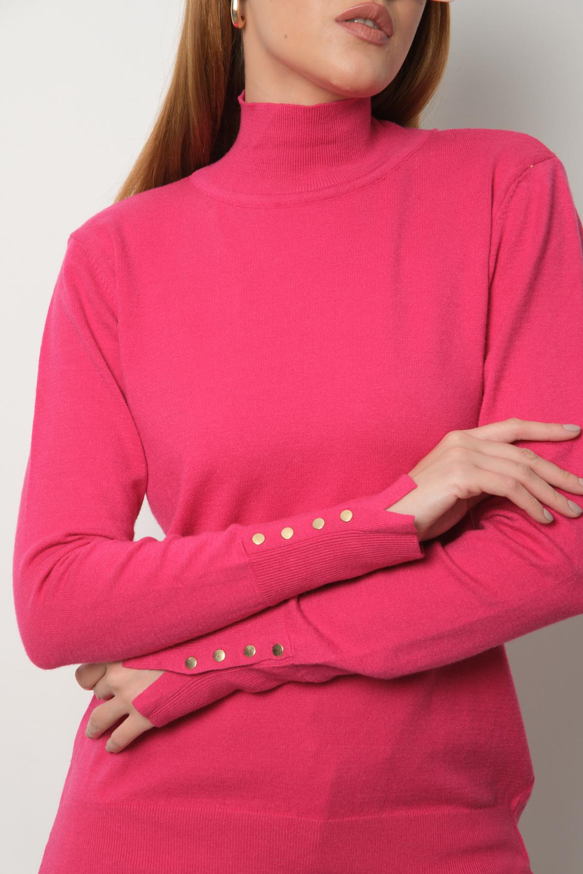 Wholesale Women Fuchsia Mock-Neck Sweaters 711167