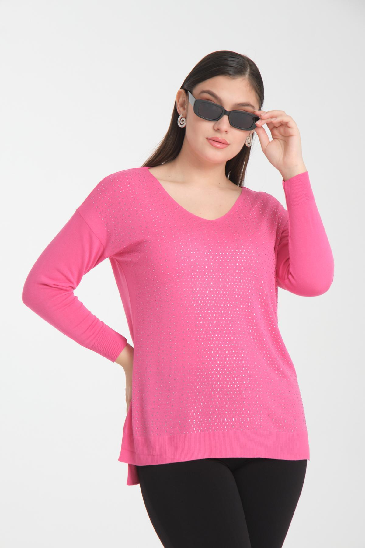 Wholesale Women Fuchsia Rhinestone-Embellished V Neck Knit Blouse with Side Slits 722628