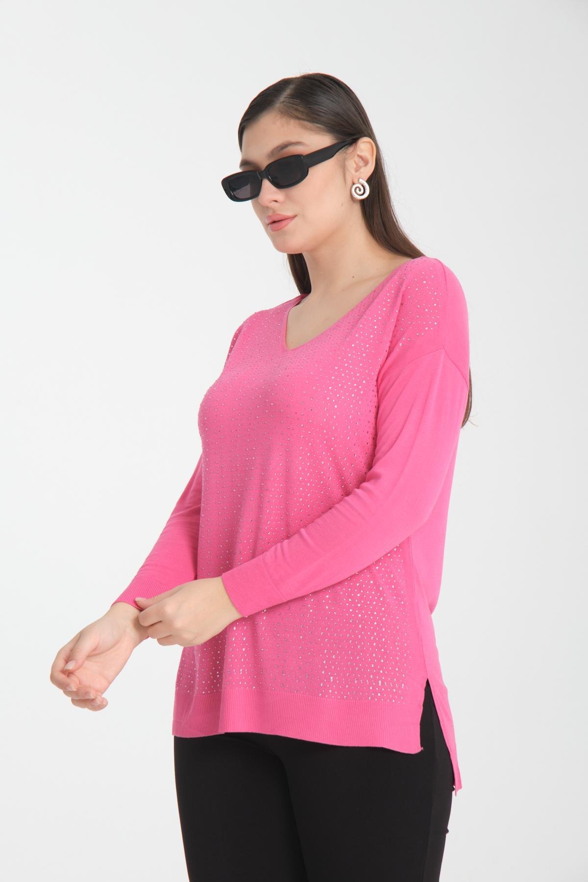 Wholesale Women Fuchsia Rhinestone-Embellished V Neck Knit Blouse with Side Slits 722628