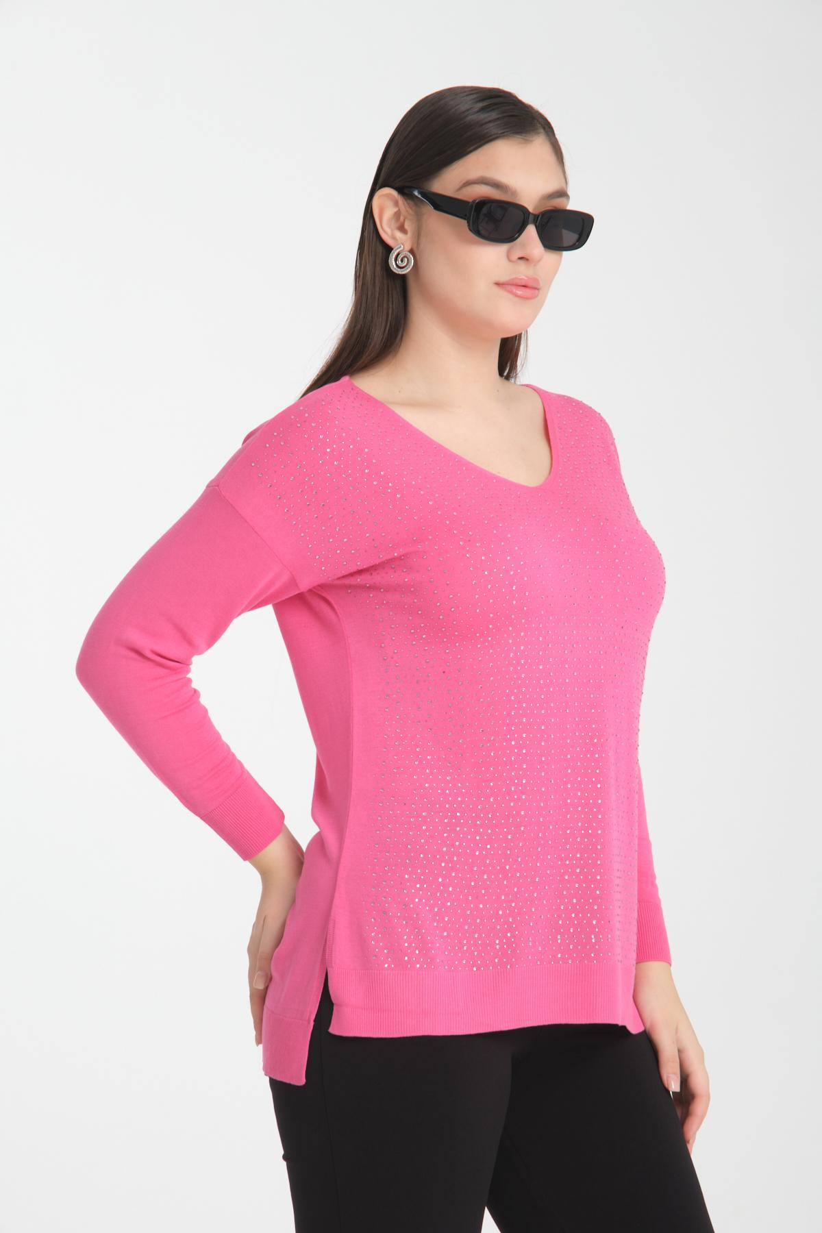 Wholesale Women Fuchsia Rhinestone-Embellished V Neck Knit Blouse with Side Slits 722628