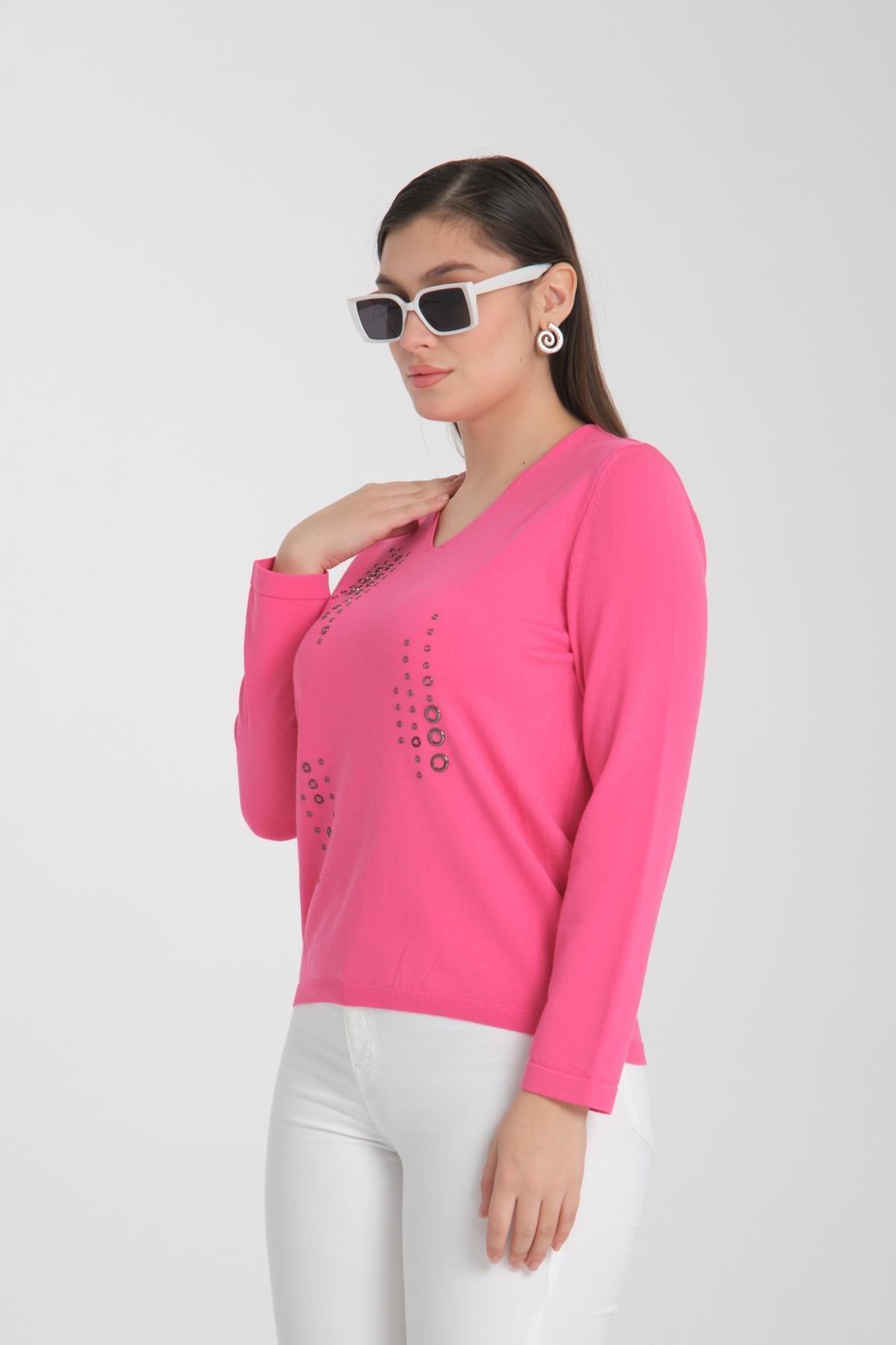 Wholesale Women Fuchsia Studded V Neck Knit Blouse 722641