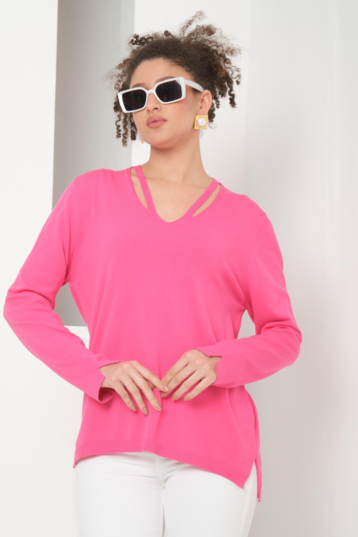Wholesale Women Fuchsia V-Neck Cut-Out Knit Blouse with Side Slits 724804