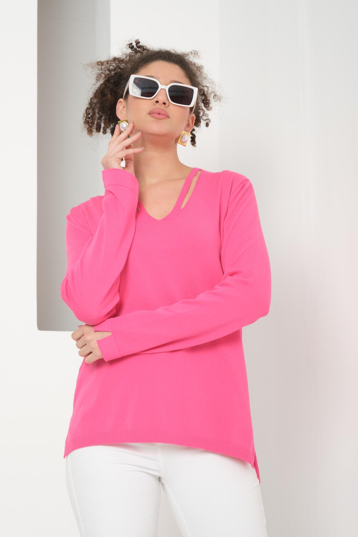 Wholesale Women Fuchsia V-Neck Cut-Out Knit Blouse with Side Slits 724804