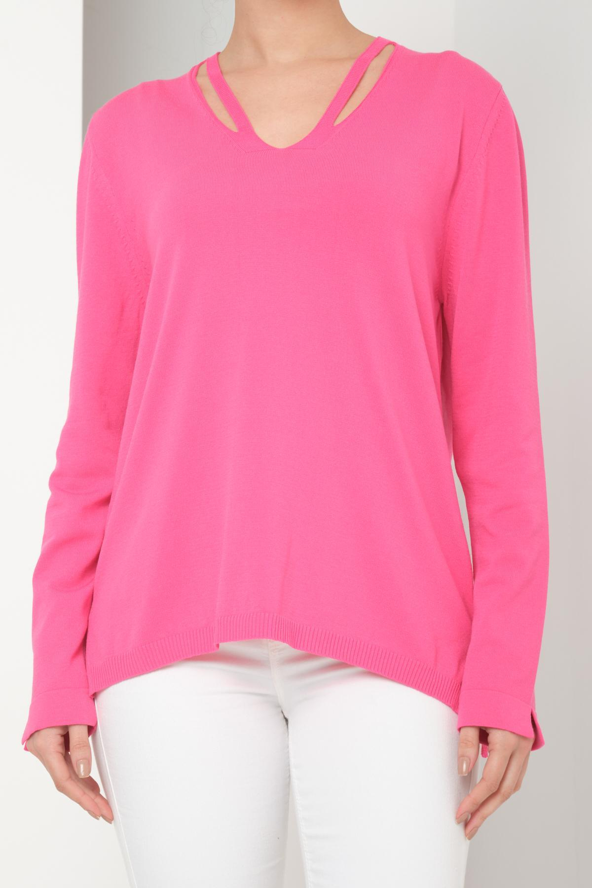 Wholesale Women Fuchsia V-Neck Cut-Out Knit Blouse with Side Slits 724804