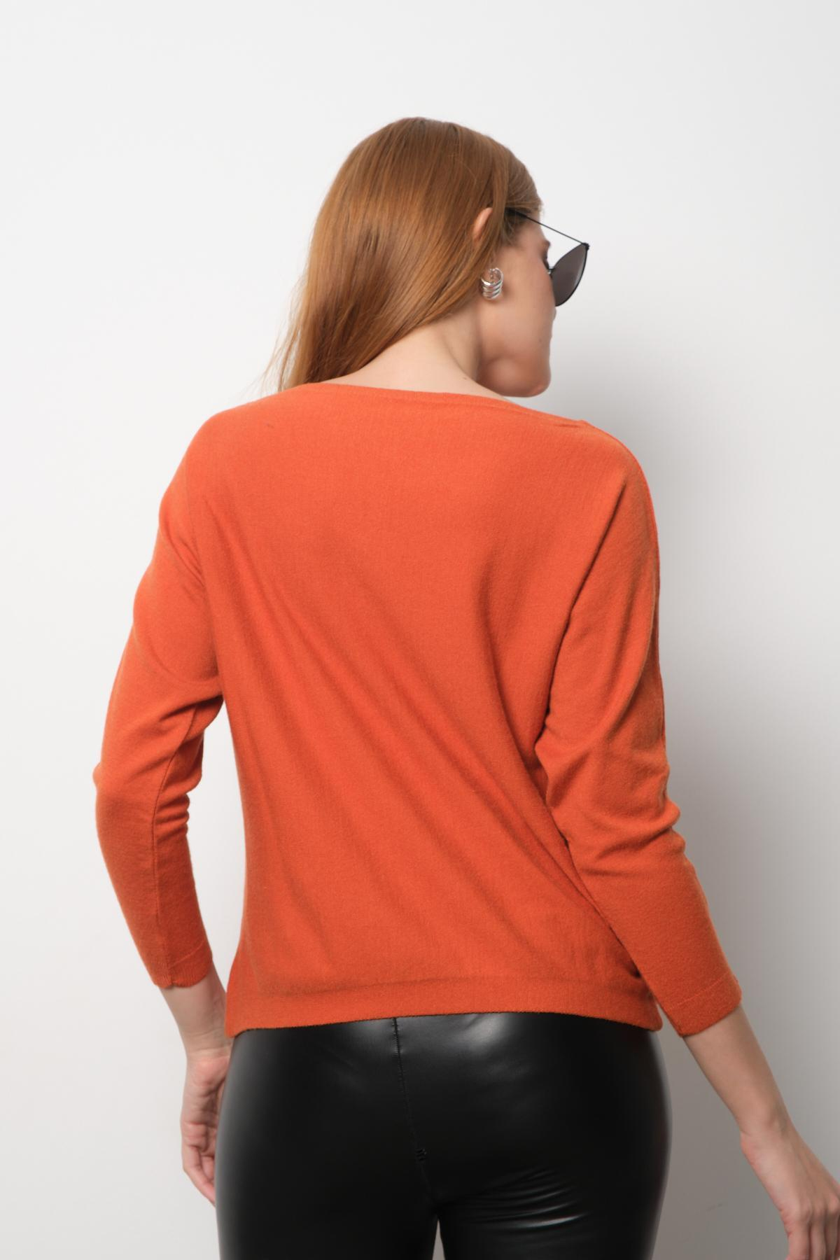 Wholesale Women Ginger Boat-Neck Sweaters 711034
